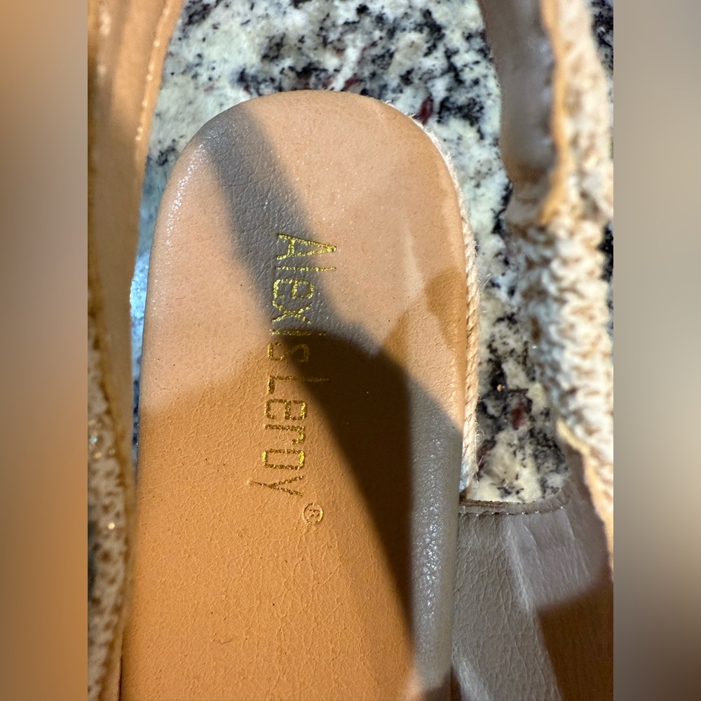 Alexis Leroy Slingback Sandals NWOT Size 9 - Picture 6 of 8